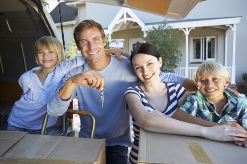 Local moving service for residential and commercial customers in Tooting